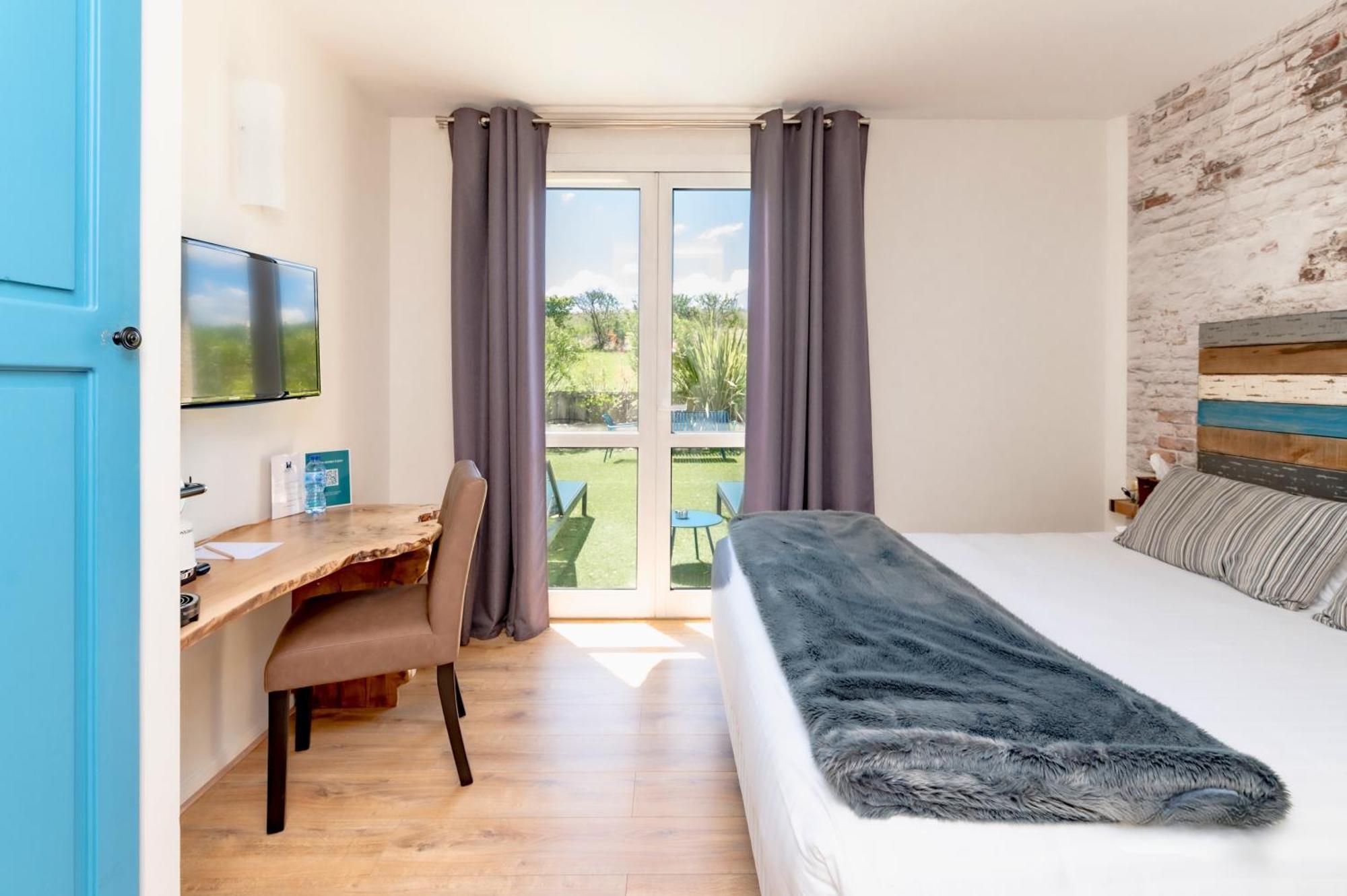 Pey La Tour - Logis Hotels & Restaurant Salleboeuf Luaran gambar