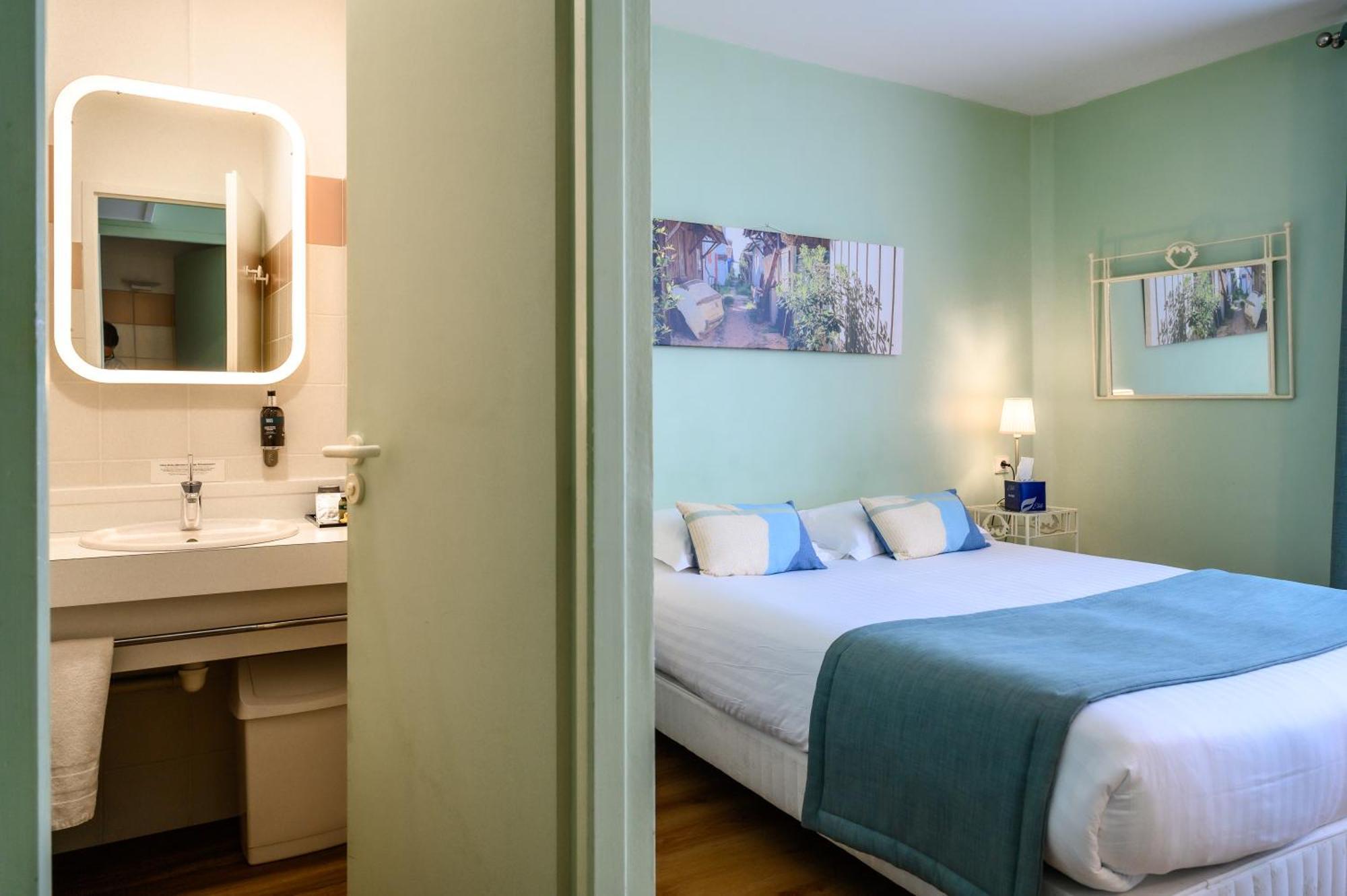 Pey La Tour - Logis Hotels & Restaurant Salleboeuf Luaran gambar